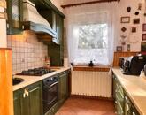 Tágas, nyugodt otthon egy családnak