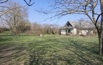 Eladó telek/földterület