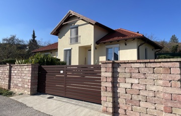 Eladó családi ház