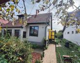 Eladó  háromszobás családi ház Törökszentmiklós központjában!