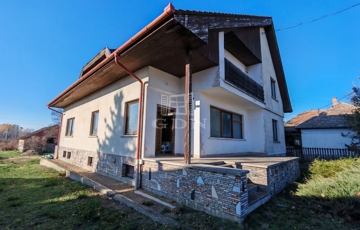 Eladó családi ház