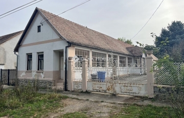 Eladó családi ház