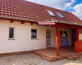 Kővágóörsön kiadó ikerházrész