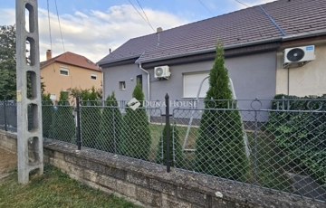 Eladó családi ház