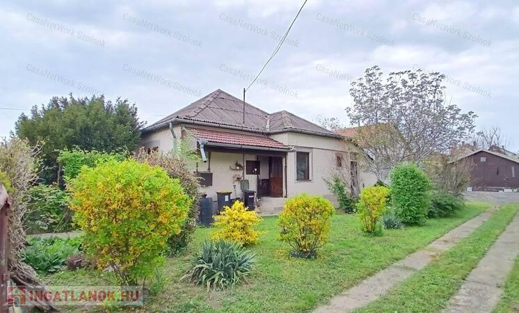 Eladó Martfűn egy 183 m2-es családi ház