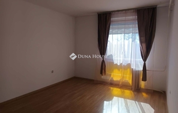 Eladó lakás