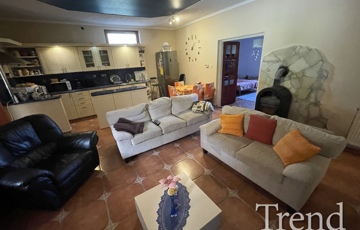 Eladó családi ház