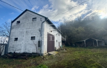 Eladó ipari ingatlan