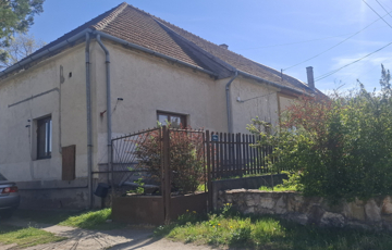 Eladó családi ház