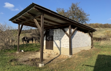 Eladó telek/földterület