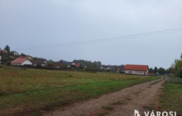 Eladó telek/földterület