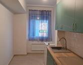 Szolnokon belvárosi, felújított kétszobás lakás kiadó!