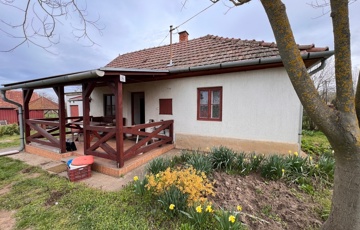 Eladó családi ház