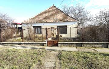 Eladó családi ház