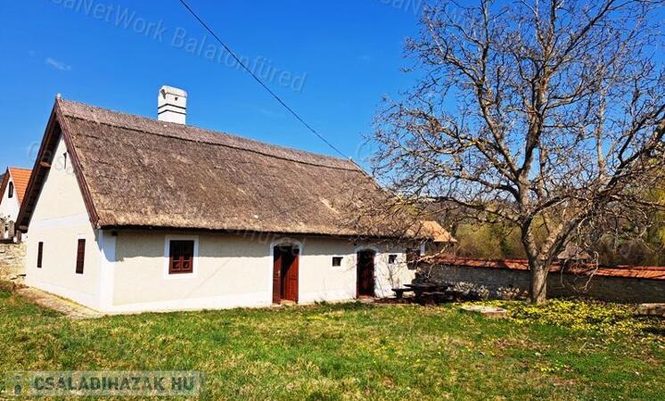 Felújított Parasztház 1820-ból - eladó LAKÓHÁZ PÉCSELYEN                                 