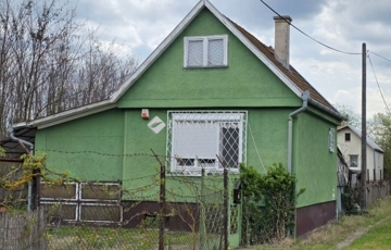 Eladó családi ház