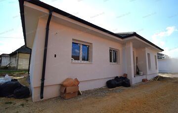 Eladó családi ház