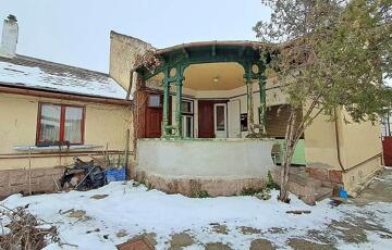 Eladó családi ház