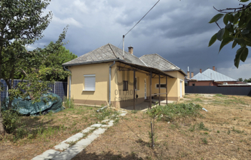 Eladó családi ház