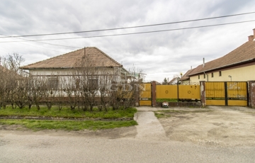 Eladó családi ház