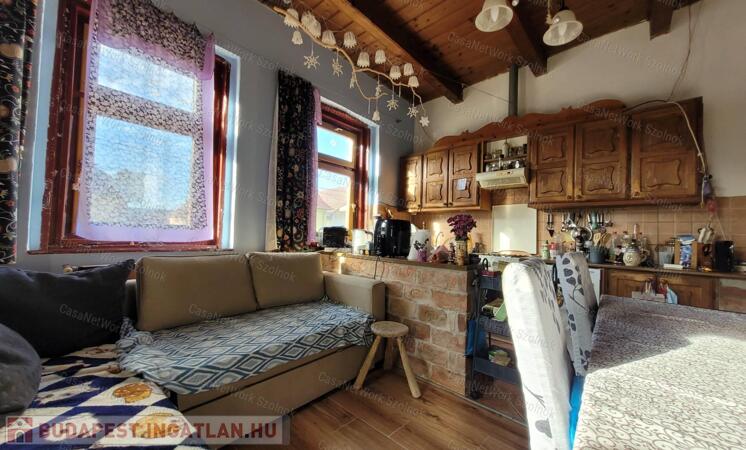 Ikladon korszerűsített, mégis a parasztházak báját őrző hosszú ház!                                 