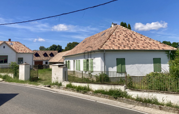 Eladó családi ház