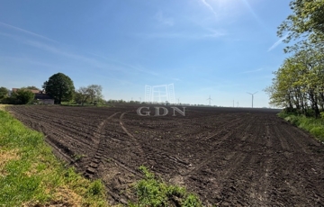 Eladó telek/földterület