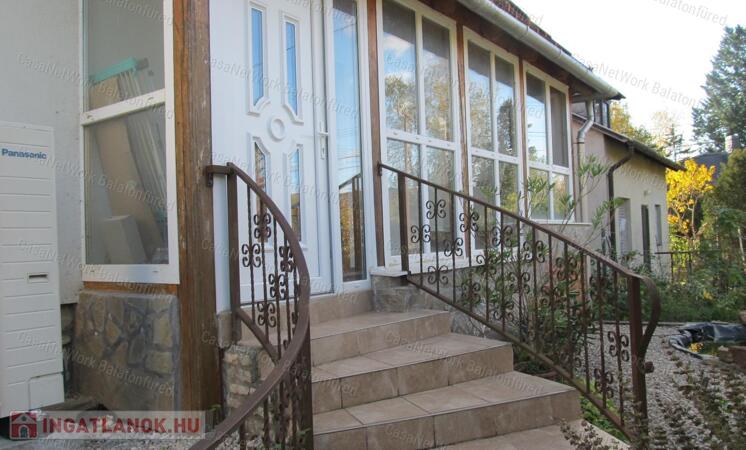 Vízközeli családi ház Csopakon