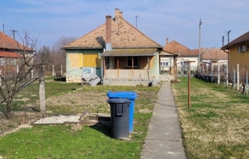 Eladó családi ház