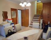 Tágas ház, kész iroda, külön üzlet és nulla rezsi. Ritka kombináció!