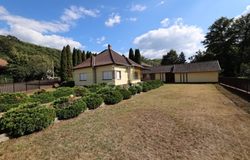 Eladó családi ház