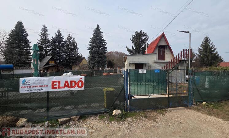 Oroszlányon a Harcsa utcában eladó lakhatásra alkalmas zártkert!                                 