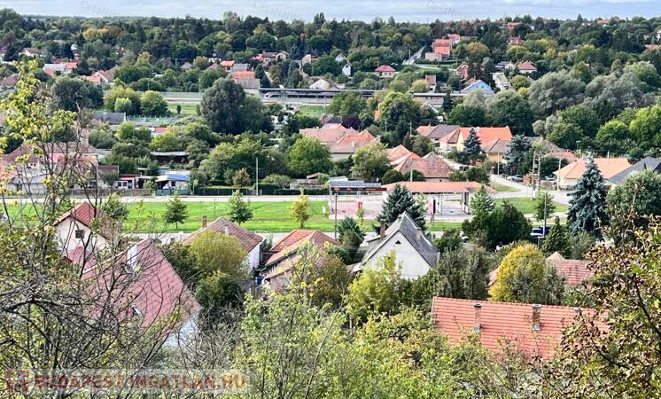 1 hektár a városban, lélegzetelállító panorámával                                 