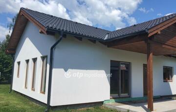 Eladó családi ház