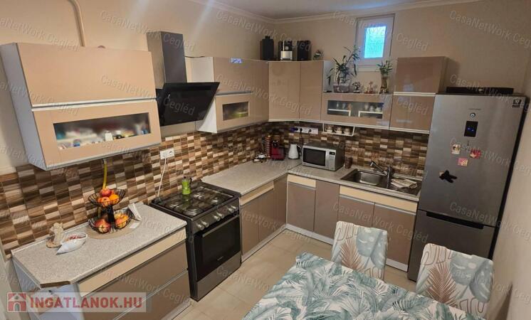 Eladó családi ház Cegléden –  ID: 174602219