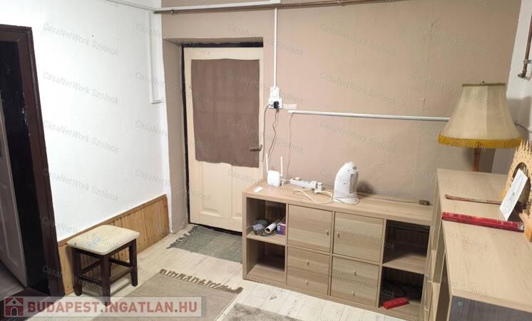 Tószeg központi részén egy 37m2-es családi ház eladó!                                 