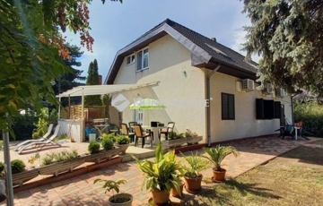 Eladó családi ház