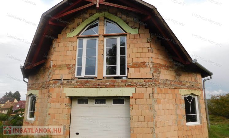 Befejezésre váró kaposvári ház eladó