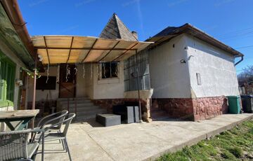 Eladó családi ház