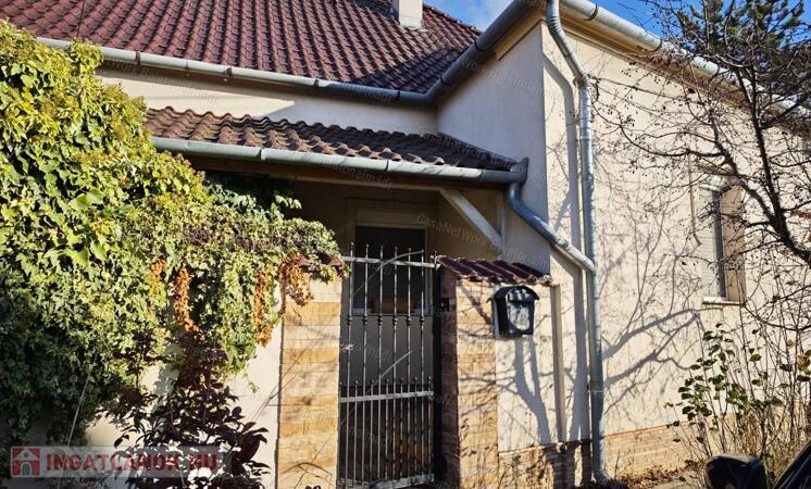 Eladó családi ház műhellyel