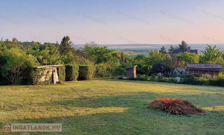 Pátyi panorámás zártkerti telek eladó!