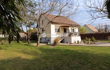 Eladó családi ház