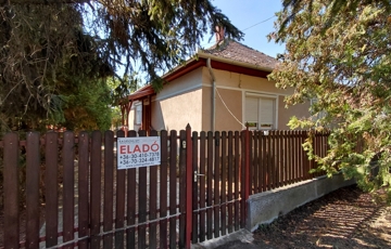 Eladó családi ház