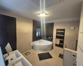 Eladó családi ház Solymár 223 000 000 Ft