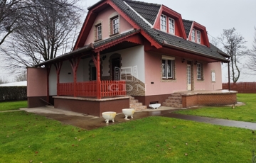 Eladó családi ház