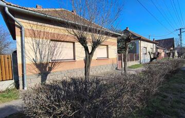 Eladó családi ház