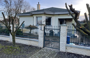 Eladó családi ház