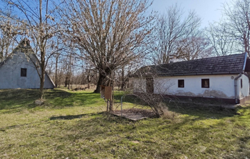 Eladó telek/földterület