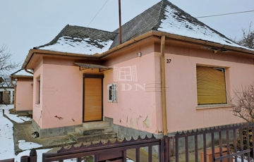 Eladó családi ház