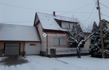 Eladó családi ház